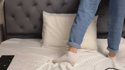 _sexyhotangel_ free recording from 2025-12-05 00:07:00