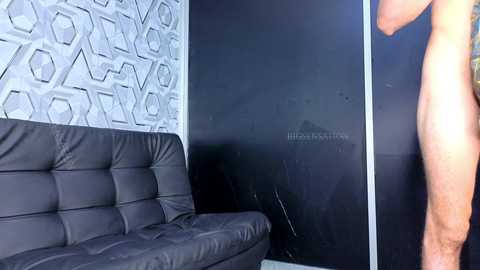 big_sensation free recording from 2025-12-05 00:07:00