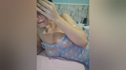 lois_lorrie free recording from 2025-12-05 00:22:00