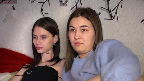 2love_love2 free recording from 2025-12-05 00:07:00