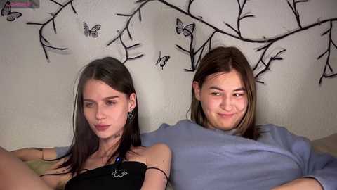 2love_love2 free recording from 2025-12-05 00:07:00