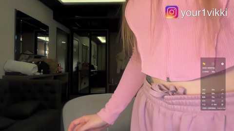 _vikkil0vescheese_ free recording from 2025-12-05 00:07:00