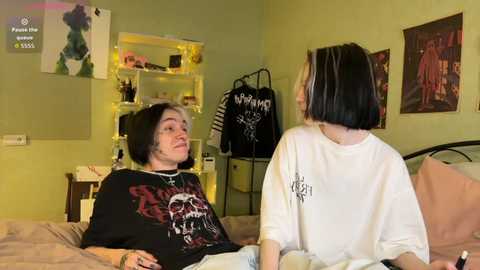 veryraretwins free recording from 2025-12-05 00:22:00