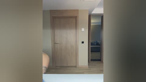 sweetpeach77 free recording from 2025-12-05 00:07:00