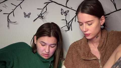 2love_love2 free recording from 2025-12-05 00:07:00