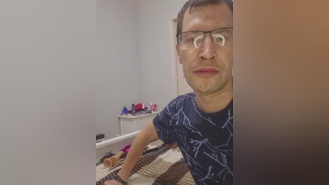 chelsi16 free recording from 2025-12-05 01:41:00