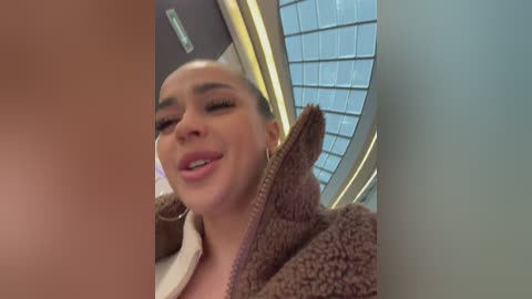 sasha_orlova free recording from 2025-12-08 02:54:00