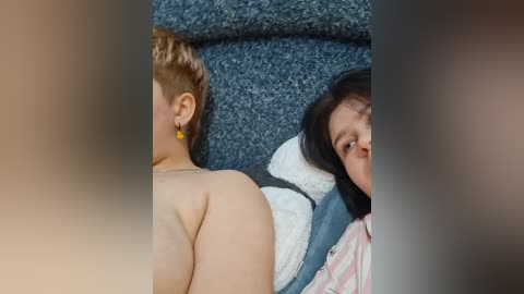 2lesbians free recording from 2025-12-11 00:00:00