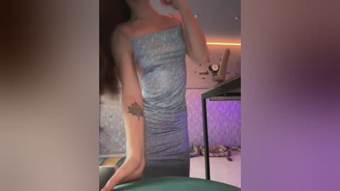 _saharochek_ free recording from 2025-12-11 00:18:00