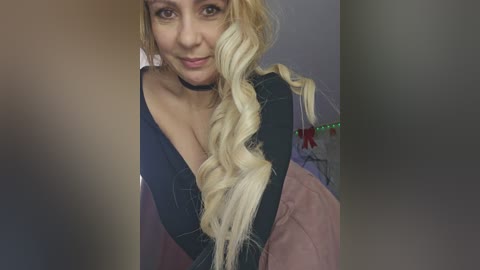 charlizetheron free recording from 2025-12-10 00:06:00