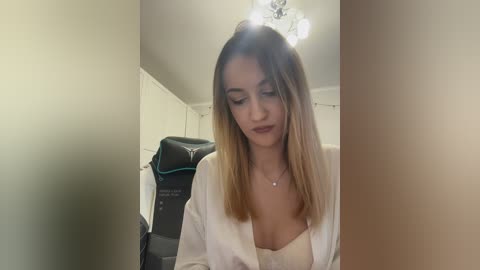 _lana_chester_ free recording from 2025-12-11 01:32:00