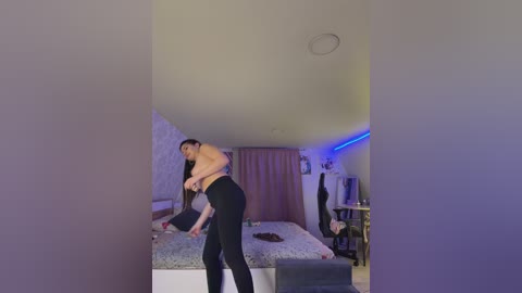 _maybebaby_ free recording from 2025-12-11 01:32:00