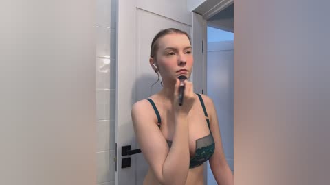 nezukoo free recording from 2025-12-12 00:16:00