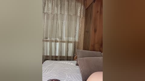 3hotandyoung3 free recording from 2025-12-13 00:12:00