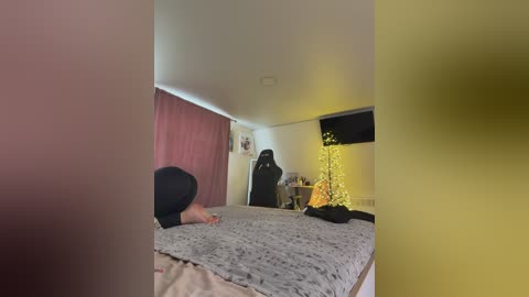 _maybebaby_ free recording from 2025-12-13 00:12:00