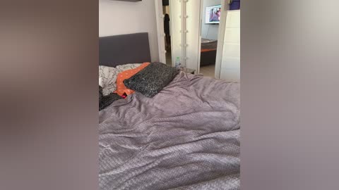 alexmir69 free recording from 2025-12-13 00:12:00