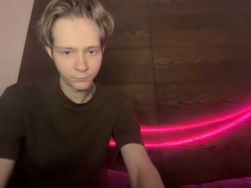 titsdestroy2007 free recording from 2025-12-14 00:05:00