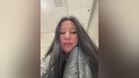 _wild_cat_ free recording from 2025-12-14 00:04:00