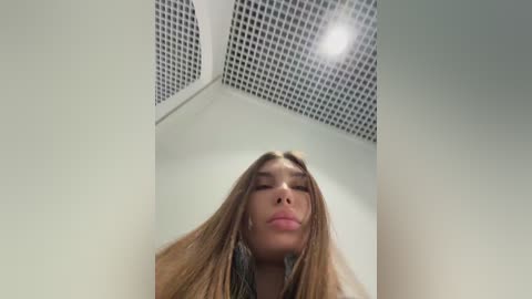 _emilybaby_ free recording from 2025-12-17 09:18:00