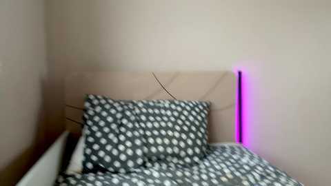 kitty2003preaty free recording from 2025-12-17 00:13:00