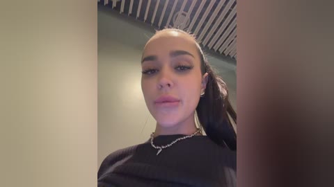 sasha_orlova free recording from 2025-12-17 00:12:00