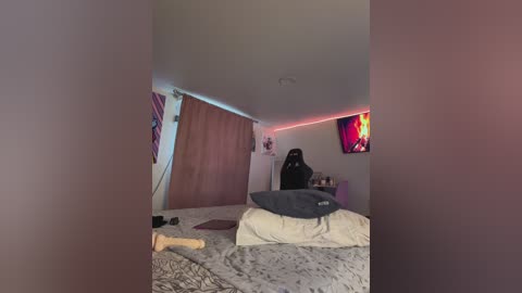 _maybebaby_ free recording from 2025-12-18 01:06:00