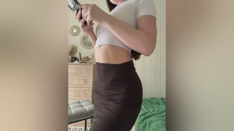 _saharochek_ free recording from 2025-12-18 01:06:00