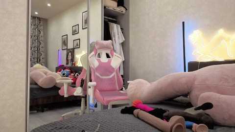 dolly_ll free recording from 2025-12-18 01:06:00