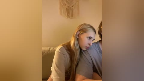 linatwins free recording from 2025-12-18 01:06:00