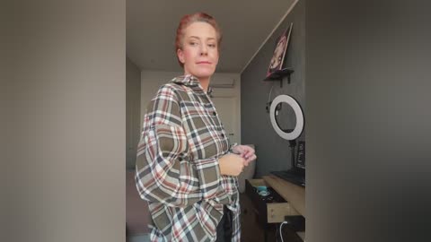 _wowfox_ free recording from 2025-12-19 00:03:00