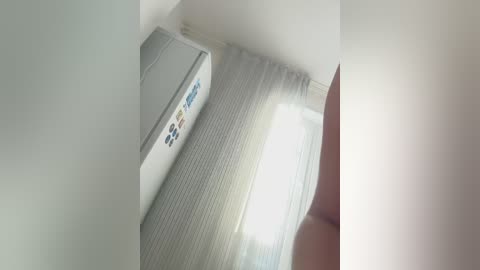 kiss_krisss free recording from 2025-12-20 04:09:00