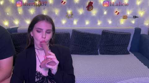 sweety_couple free recording from 2025-12-21 00:42:00