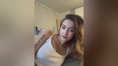 _lana_chester_ free recording from 2025-12-22 03:33:00