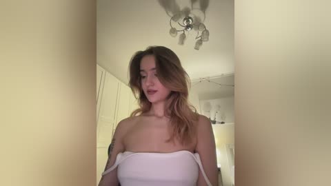 _lana_chester_ free recording from 2025-12-22 03:33:00