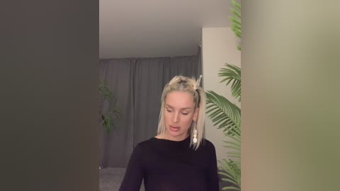 stasya_moor free recording from 2025-12-22 00:23:00