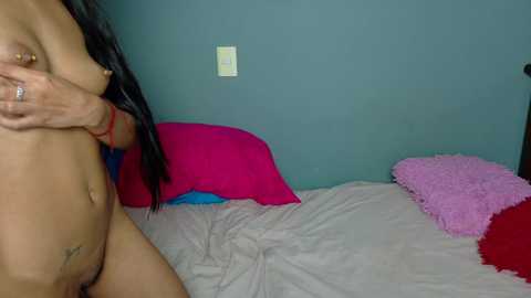 farianaall free recording from 2025-12-28 00:06:00