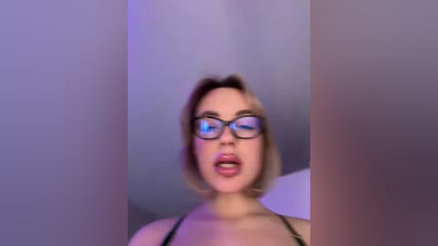 mila_m free recording from 2025-12-29 00:01:00