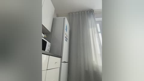 kiss_krisss free recording from 2026-02-15 02:01:00