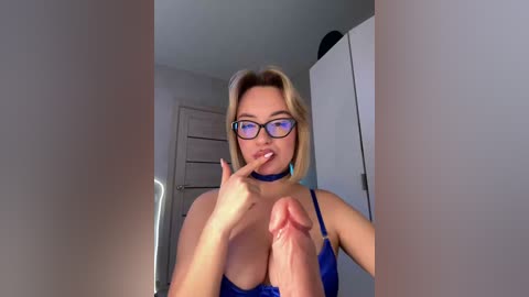 mila_m free recording from 2026-03-02 00:45:00