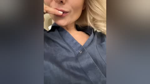 _molly_ free recording from 2026-04-12 00:28:00