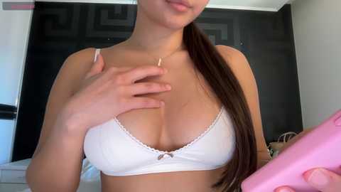 sara_ free recording from 2026-04-12 01:27:00