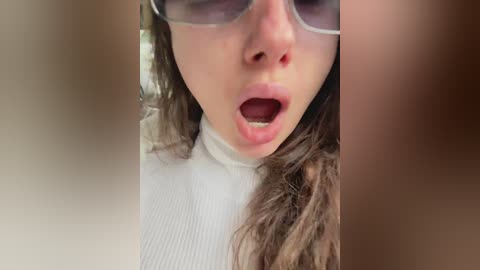 sochnayaaa free recording from 2026-04-15 00:18:00