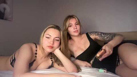 velvettwins free recording from 2026-04-15 00:18:00