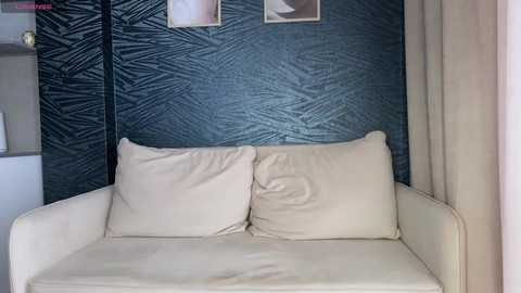 _molly_ free recording from 2026-04-16 01:39:00