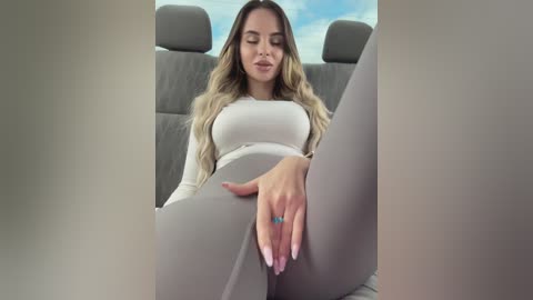 ledymiya free recording from 2026-04-19 00:36:00