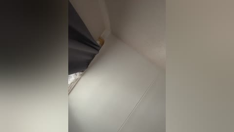 _hennessy_ free recording from 2026-04-20 00:39:00