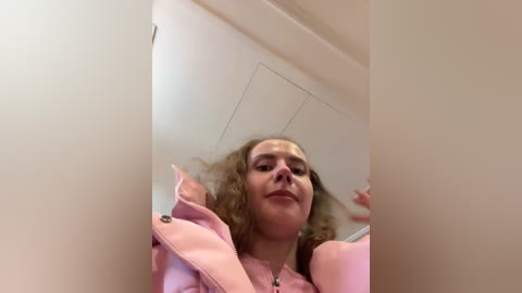 _vikkil0vescheese_ free recording from 2026-04-20 00:39:00