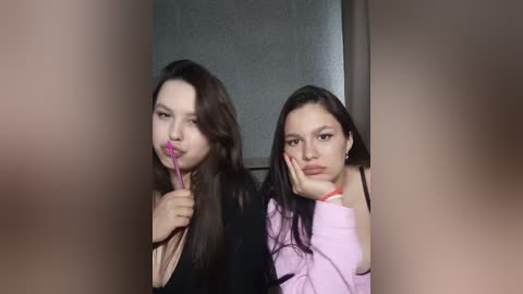 alica_and_angelina free recording from 2026-04-20 13:33:00