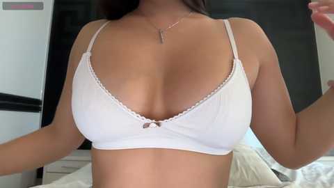 sara_ free recording from 2026-04-20 00:04:00