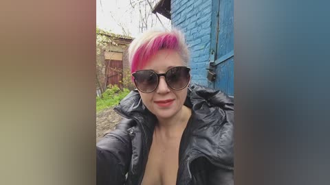 businka_25 free recording from 2026-04-27 00:09:00